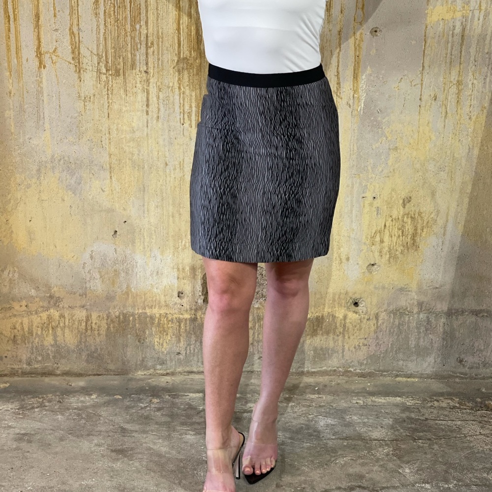 Ann Taylor Petite Grey and Black Skirt